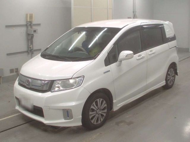 30301 Honda Freed spike GP3 2013 г. (CAA Tokyo)